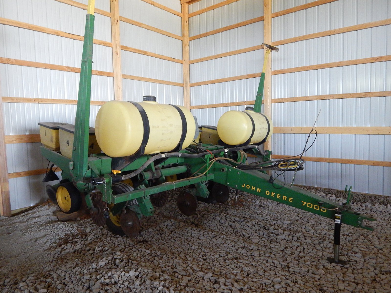 Property photo 18 - FARM EQUIPMENT AUCTION IN PULASKI COUNTY, IN