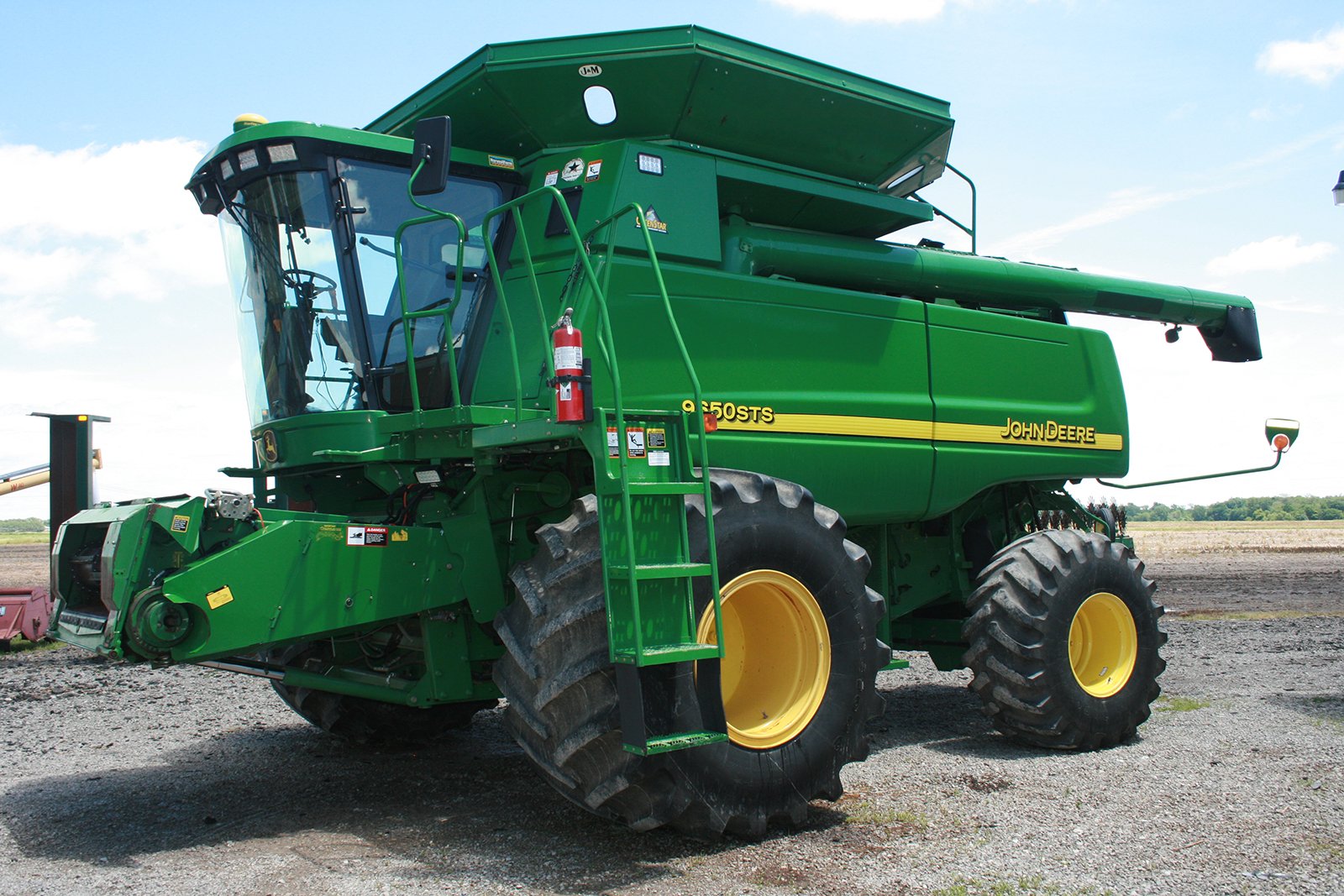 Property photo 8 - FARM EQUIPMENT AUCTION IN PAULDING COUNTY, OH