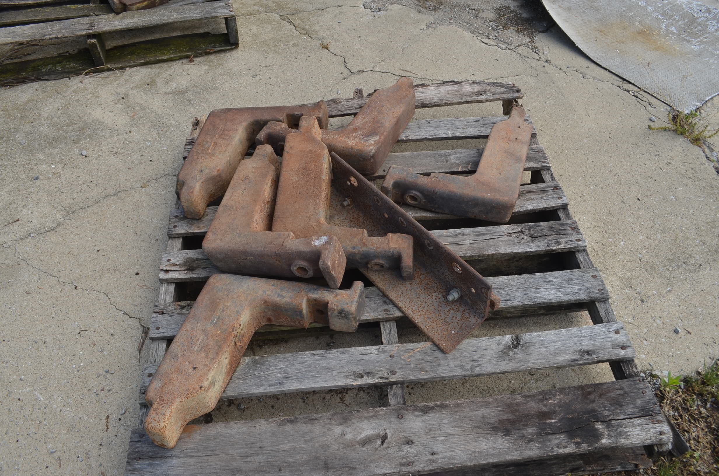 Property photo 32 - FARM EQUIPMENT AUCTION IN DEKALB COUNTY, INDIANA