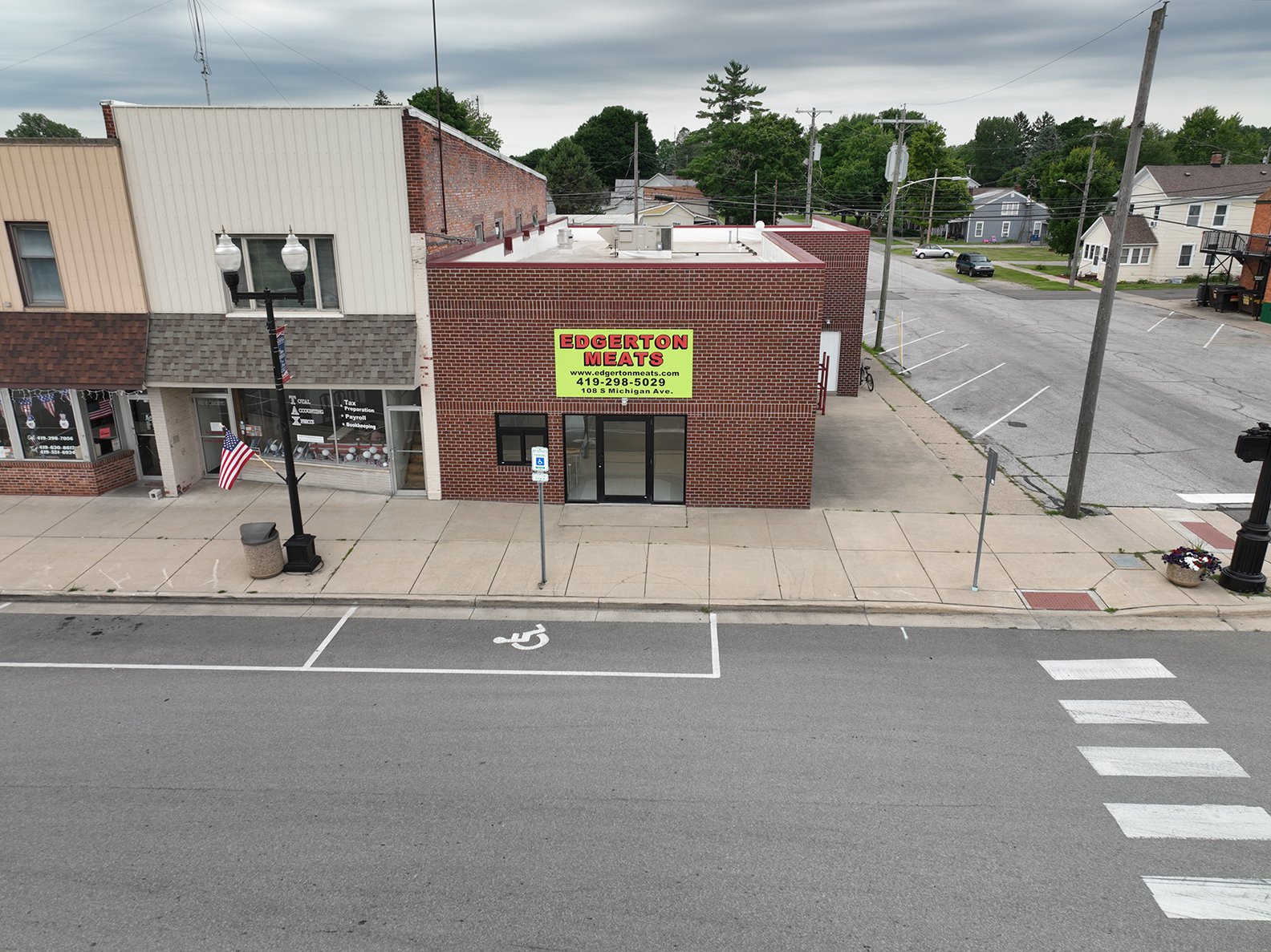 Property photo 1 - Sealed Bid Commercial Retail Property Auction in Edgerton, OH