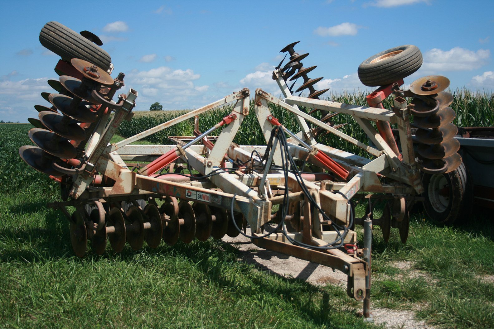Property photo 19 - FARM EQUIPMENT AUCTION IN BERNE, INDIANA