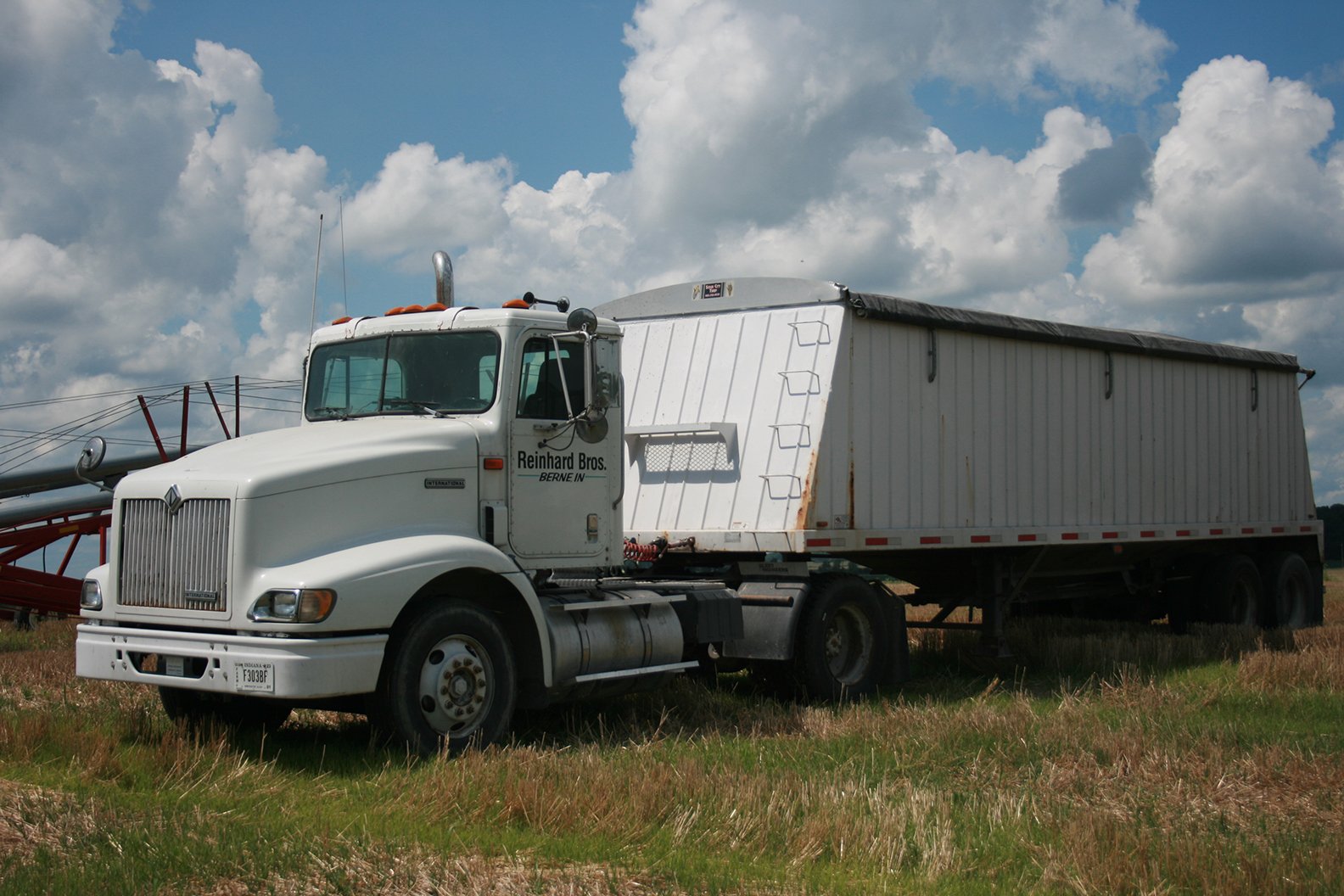Property photo 26 - FARM EQUIPMENT AUCTION IN BERNE, INDIANA
