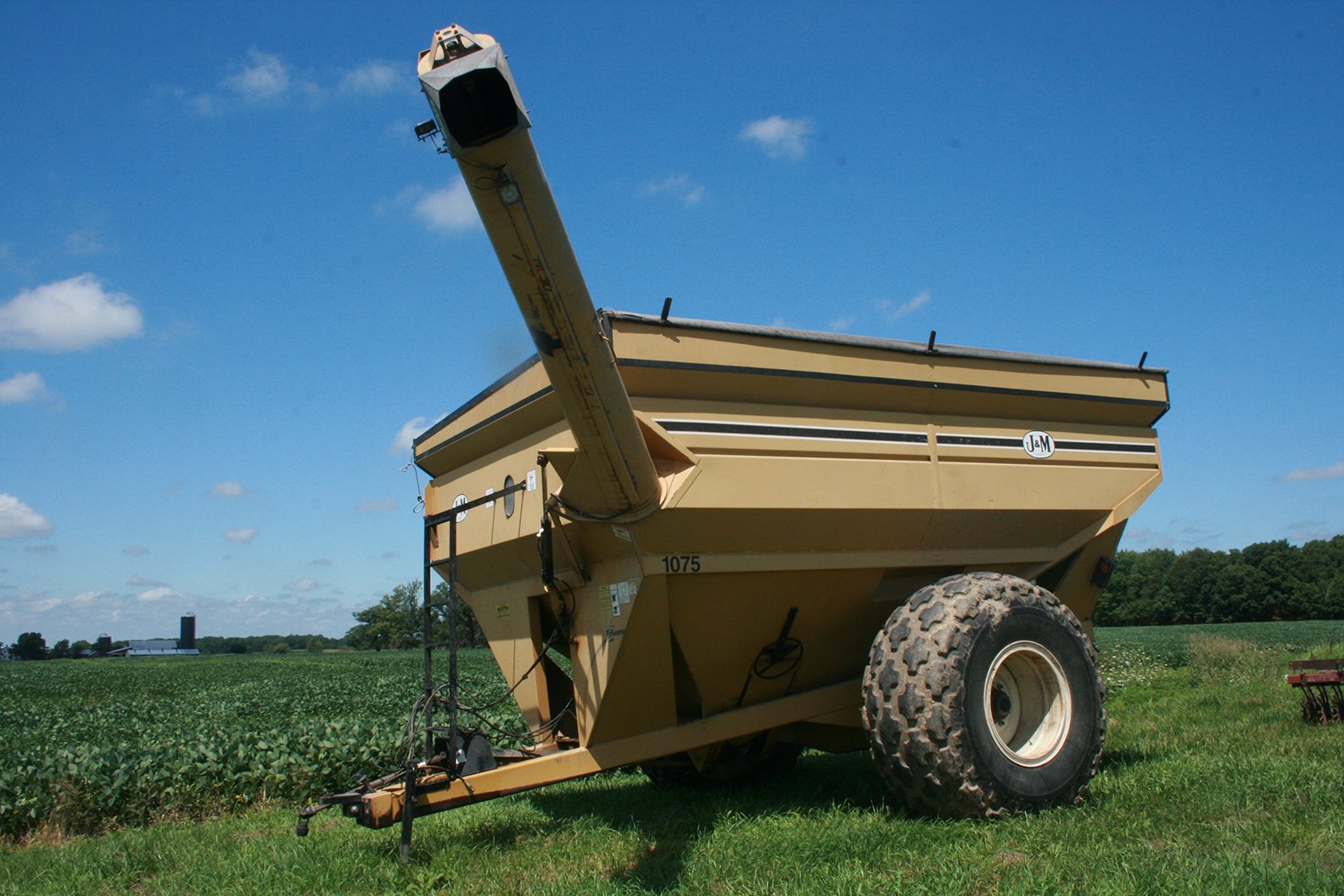 Property photo 27 - FARM EQUIPMENT AUCTION IN BERNE, INDIANA