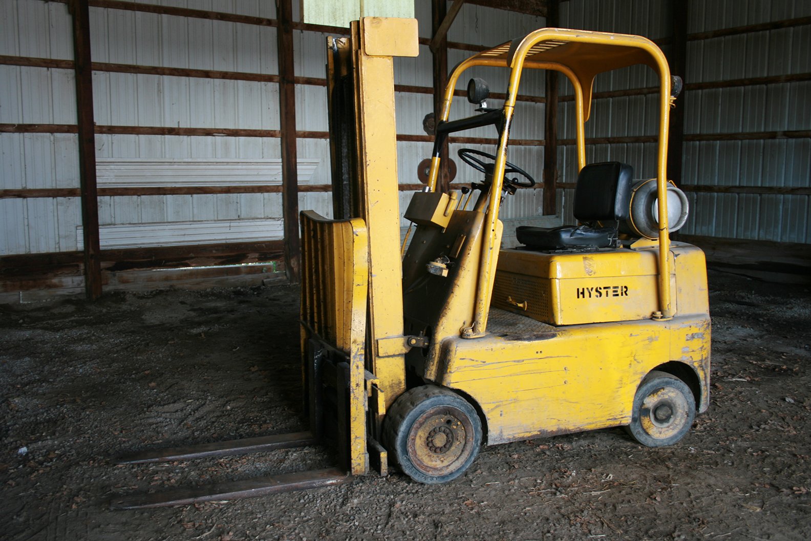 Property photo 30 - FARM EQUIPMENT AUCTION IN BERNE, INDIANA