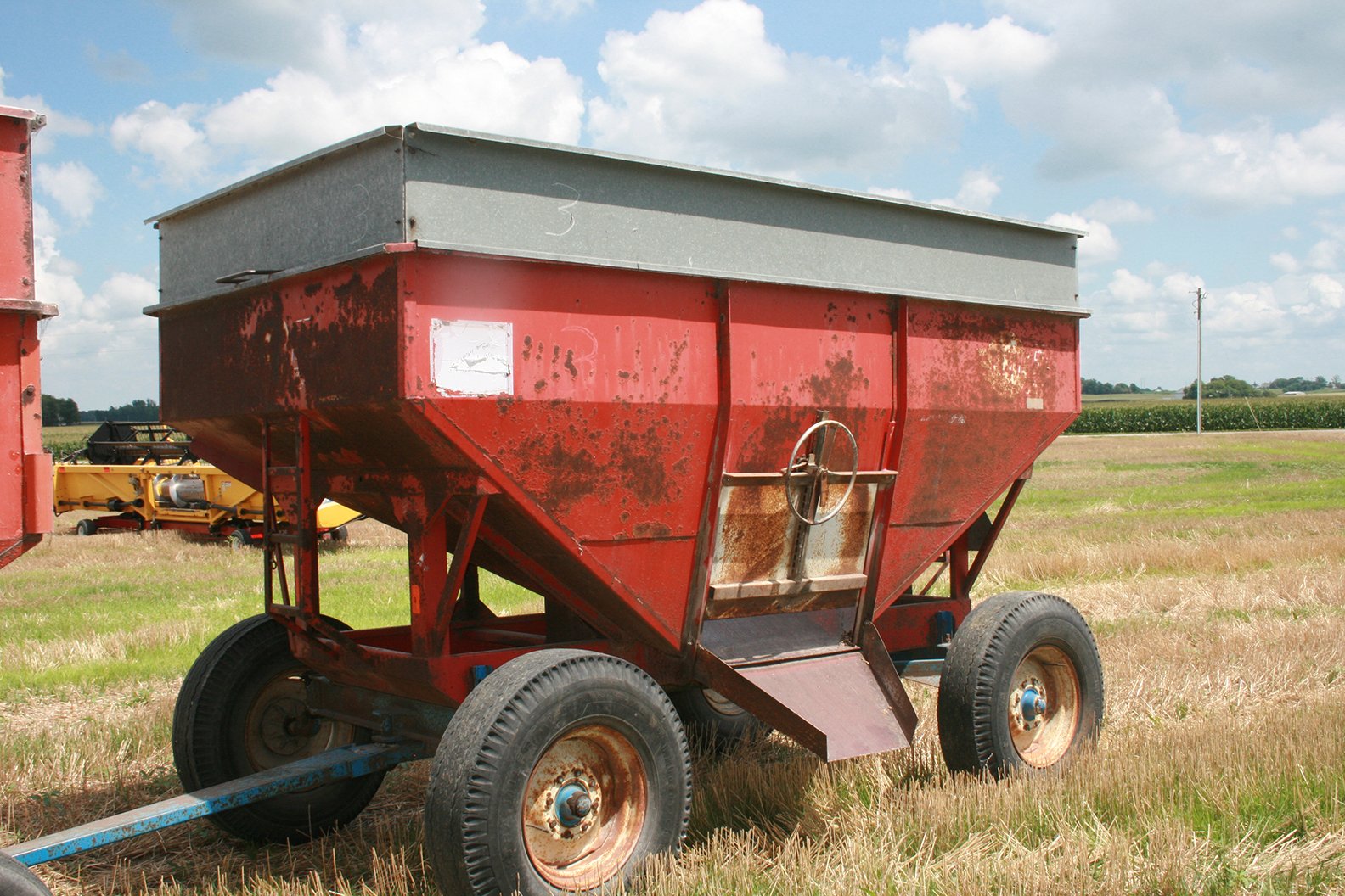 Property photo 37 - FARM EQUIPMENT AUCTION IN BERNE, INDIANA