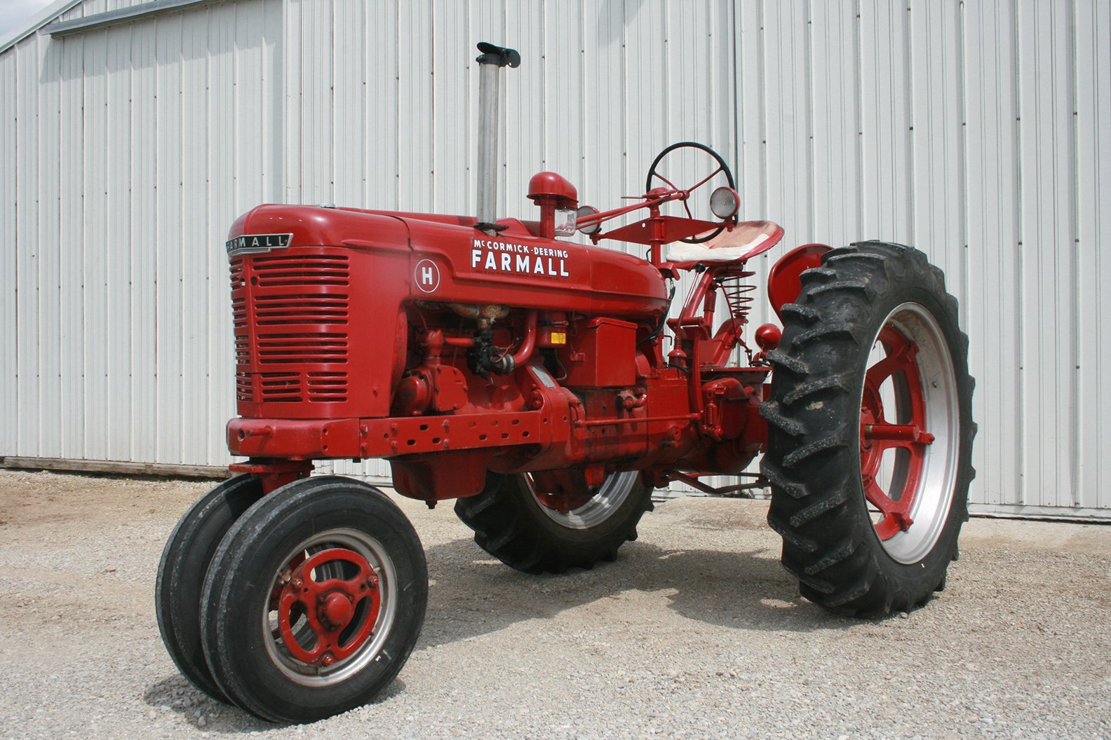 Property photo 3 - FARM EQUIPMENT AUCTION IN BLUFFTON, INDIANA