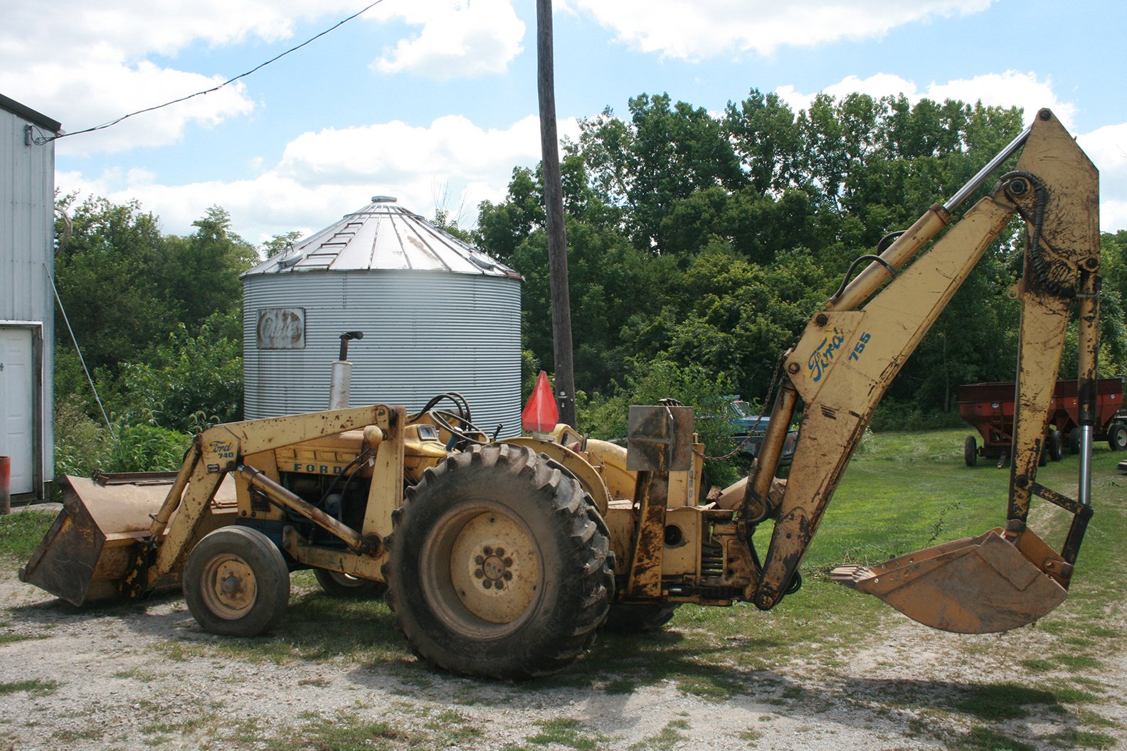Property photo 5 - FARM EQUIPMENT AUCTION IN BLUFFTON, INDIANA