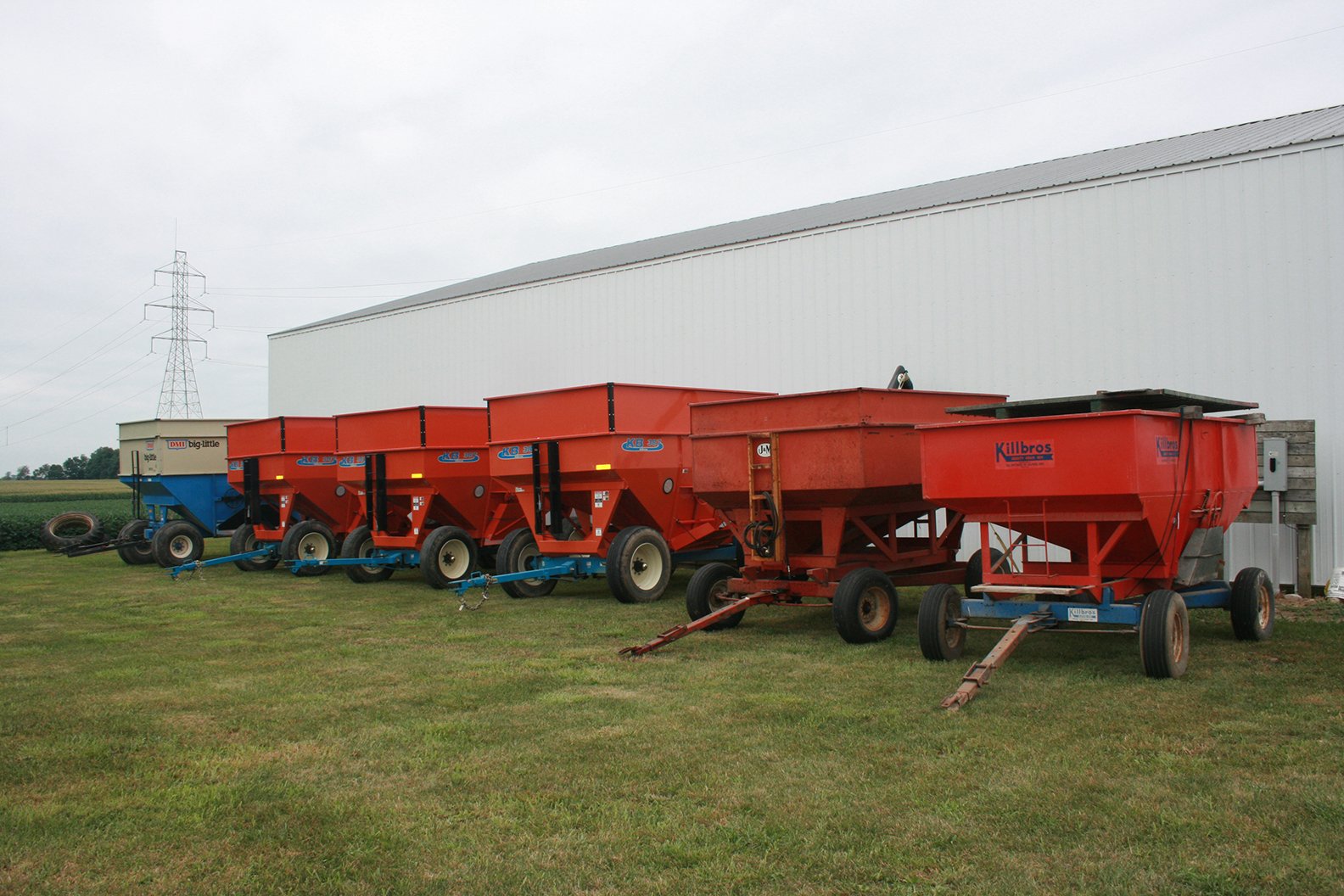 Property photo 24 - FARM EQUIPMENT AUCTION IN BLUFFTON, INDIANA