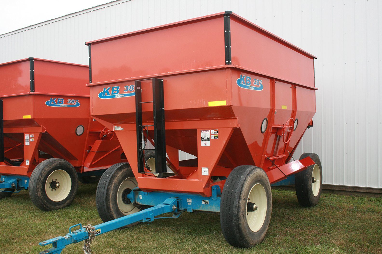Property photo 26 - FARM EQUIPMENT AUCTION IN BLUFFTON, INDIANA