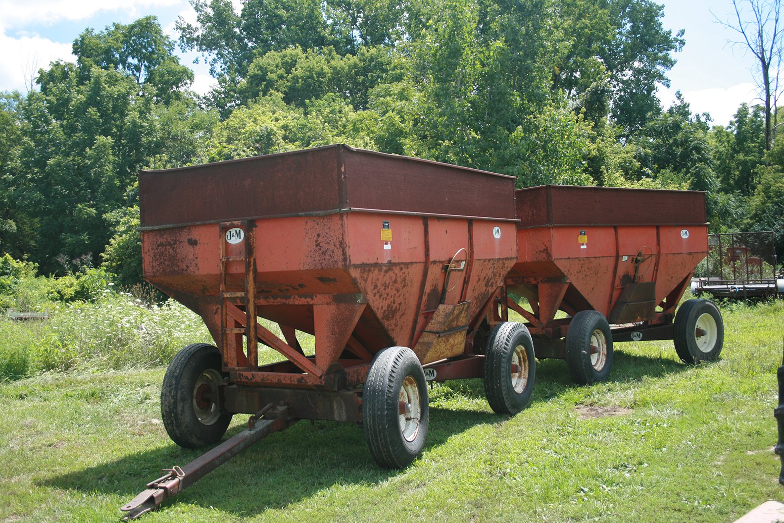 Property photo 31 - FARM EQUIPMENT AUCTION IN BLUFFTON, INDIANA