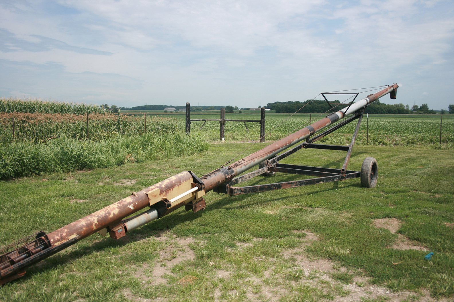 Property photo 32 - FARM EQUIPMENT AUCTION IN BLUFFTON, INDIANA