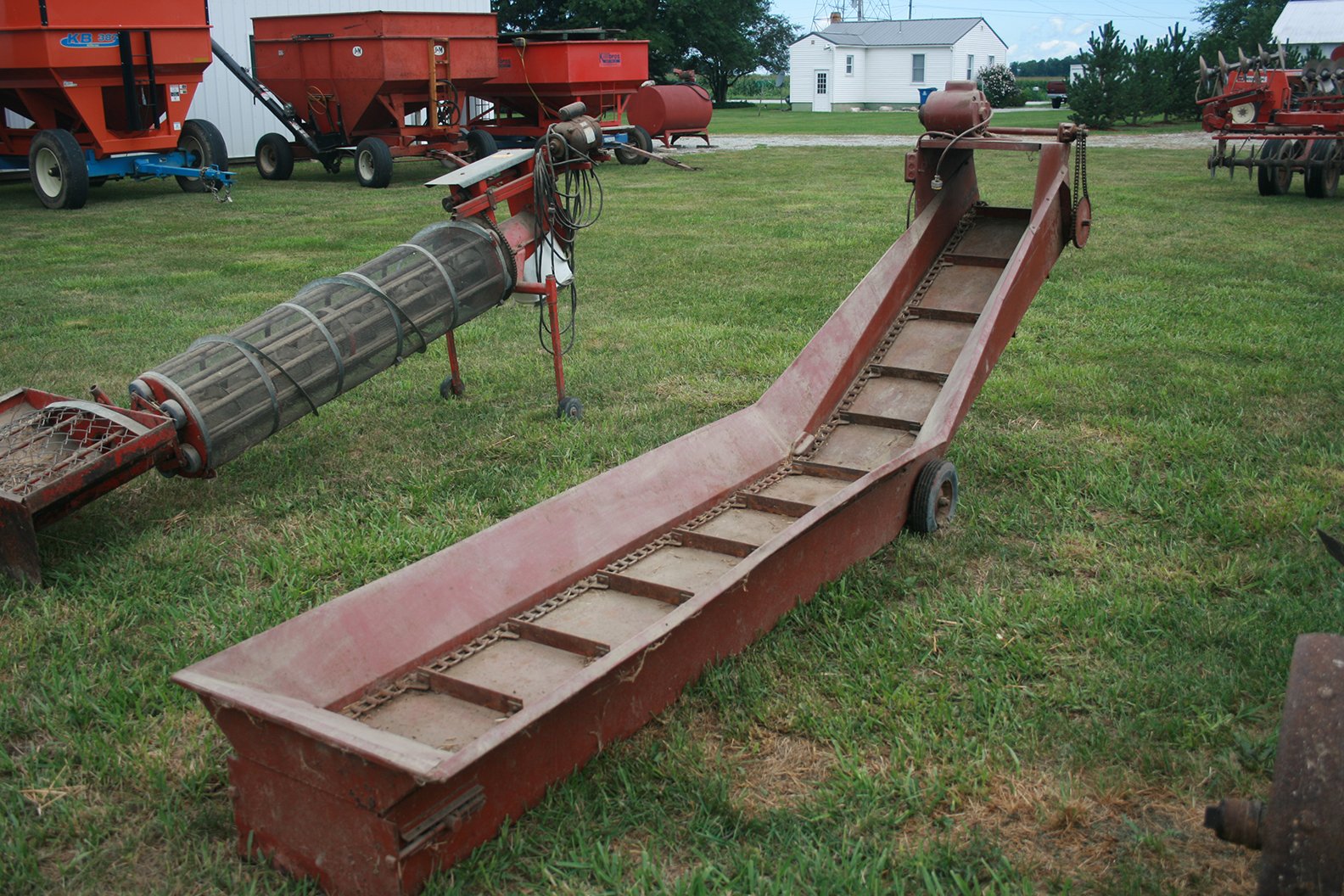 Property photo 35 - FARM EQUIPMENT AUCTION IN BLUFFTON, INDIANA