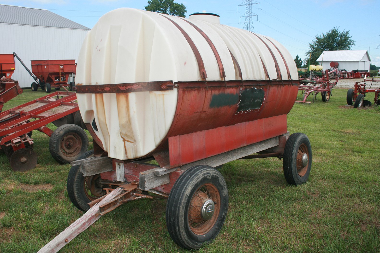 Property photo 38 - FARM EQUIPMENT AUCTION IN BLUFFTON, INDIANA