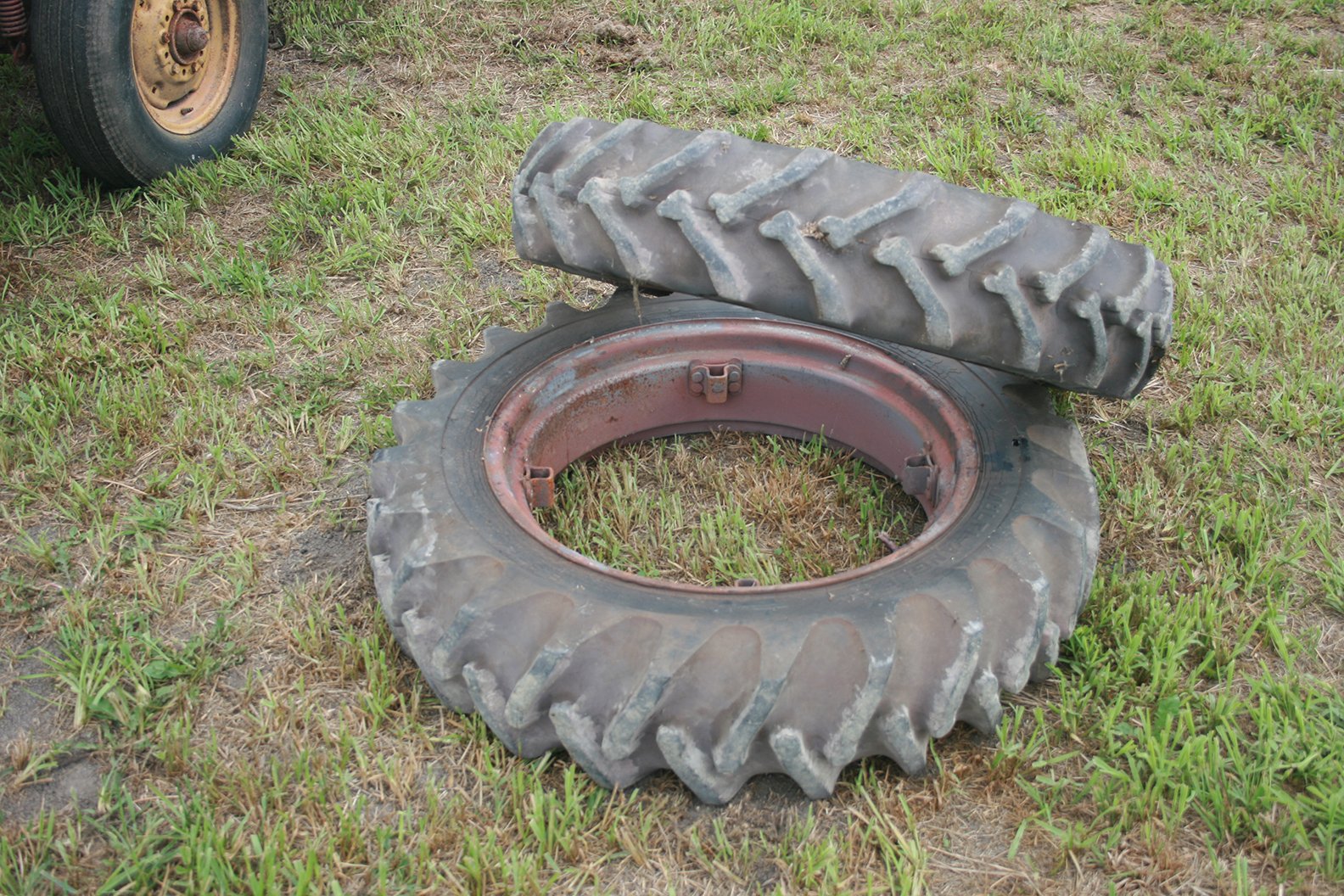 Property photo 39 - FARM EQUIPMENT AUCTION IN BLUFFTON, INDIANA
