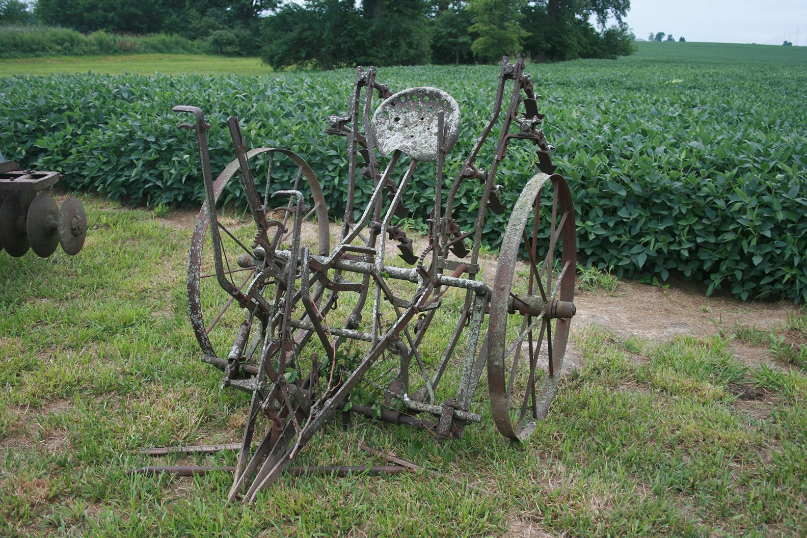 Property photo 46 - FARM EQUIPMENT AUCTION IN BLUFFTON, INDIANA