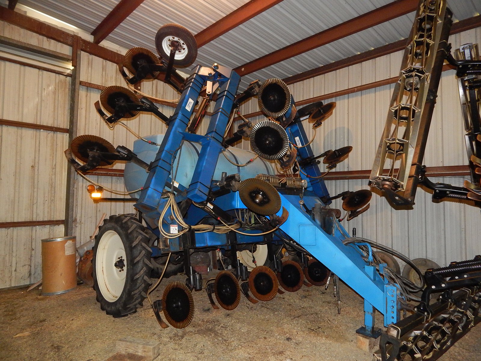 Property photo 16 - FARM EQUIPMENT AUCTION IN CLINTON COUNTY, INDIANA