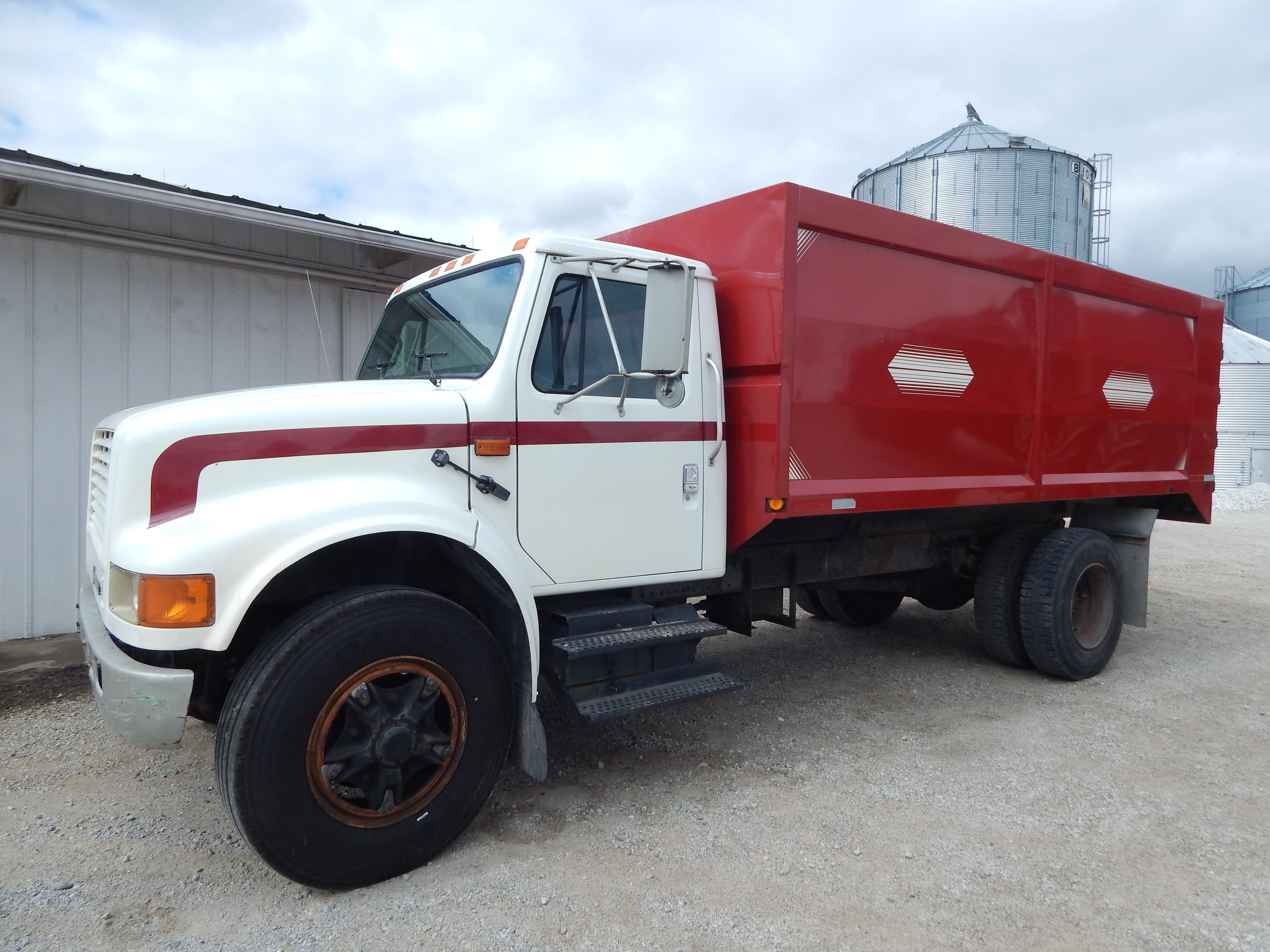 Property photo 11 - FARM EQUIPMENT AUCTION IN NOBLE COUNTY, INDIANA