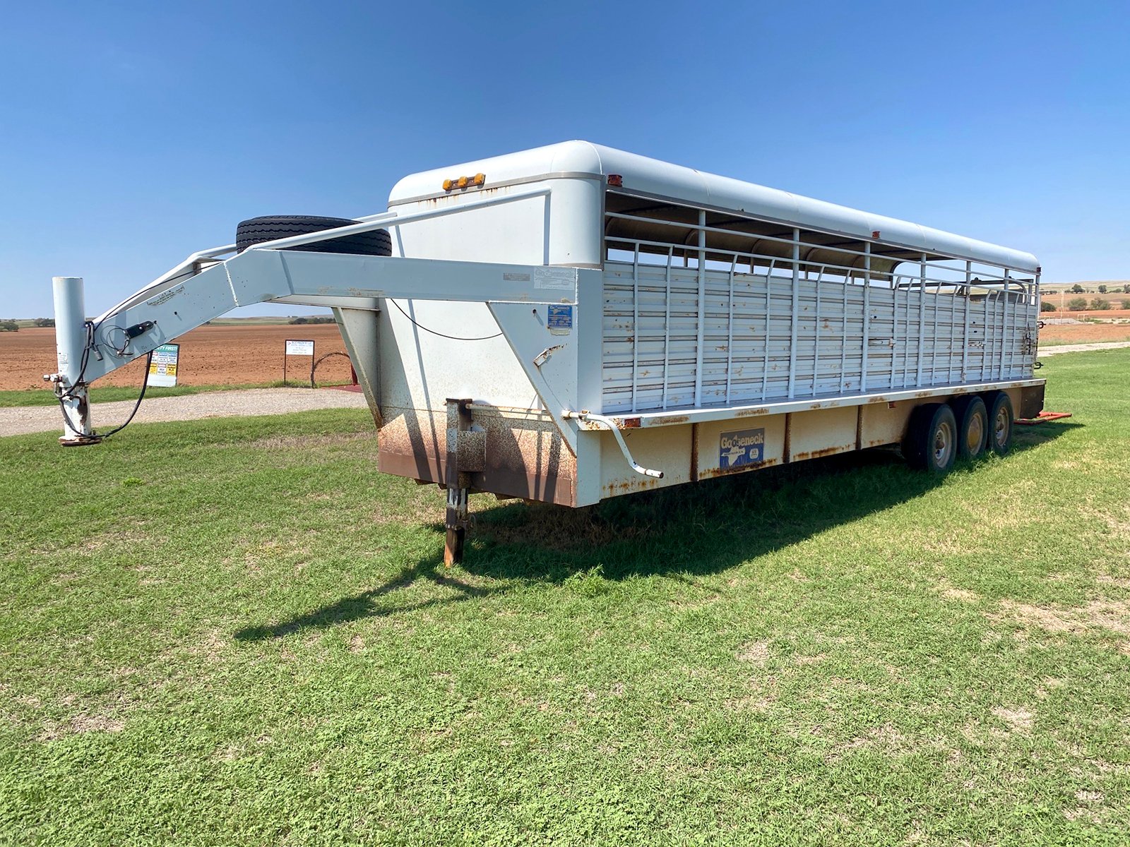 Property photo 5 - TIMED ONLINE ONLY FARM EQUIPMENT AUCTION IN CUSTER COUNTY, OKLAHOMA