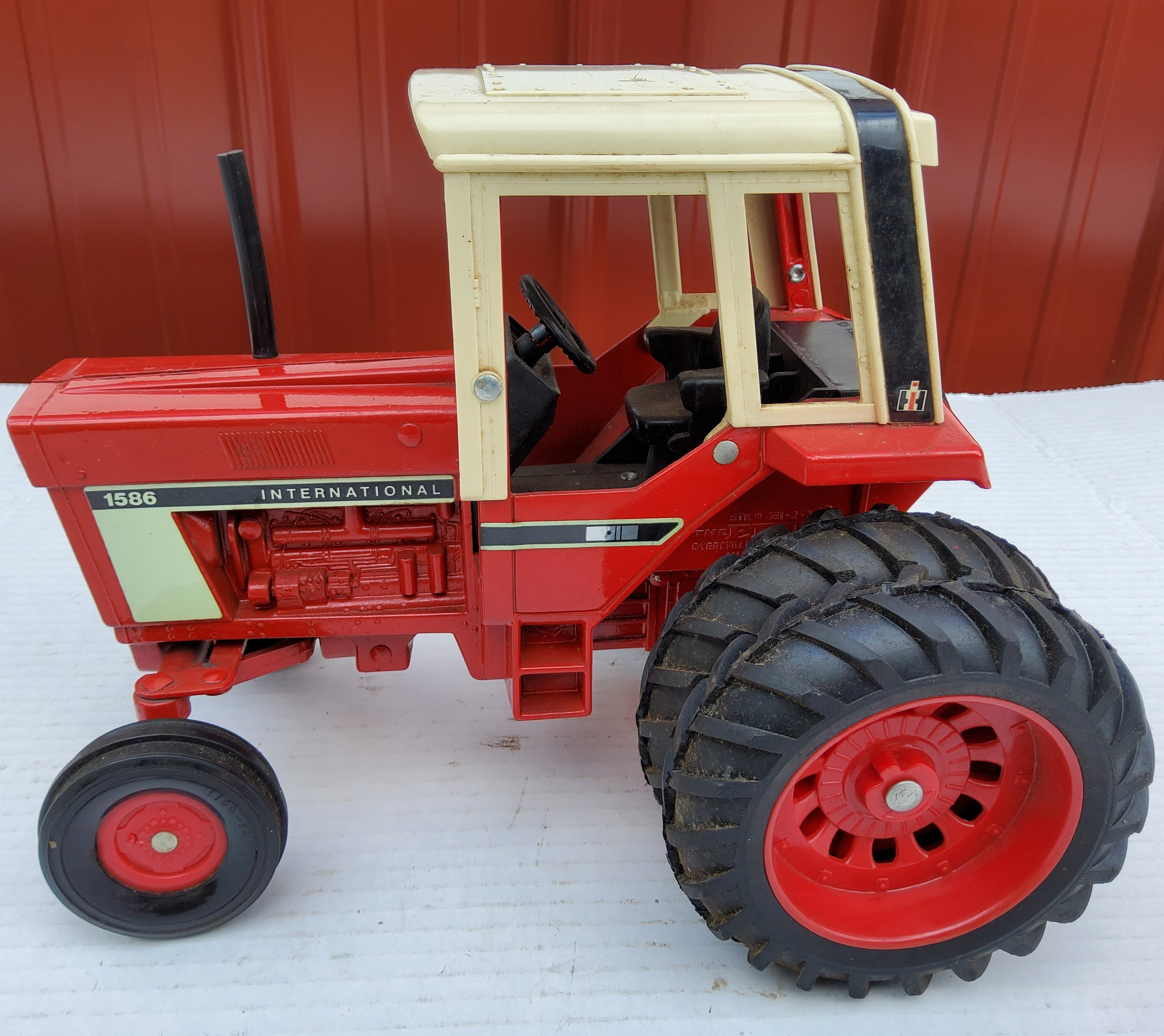 Property photo 23 - TIMED ONLINE ONLY PERSONAL PROPERTY AUCTION IN WHITLEY COUNTY, INDIANA