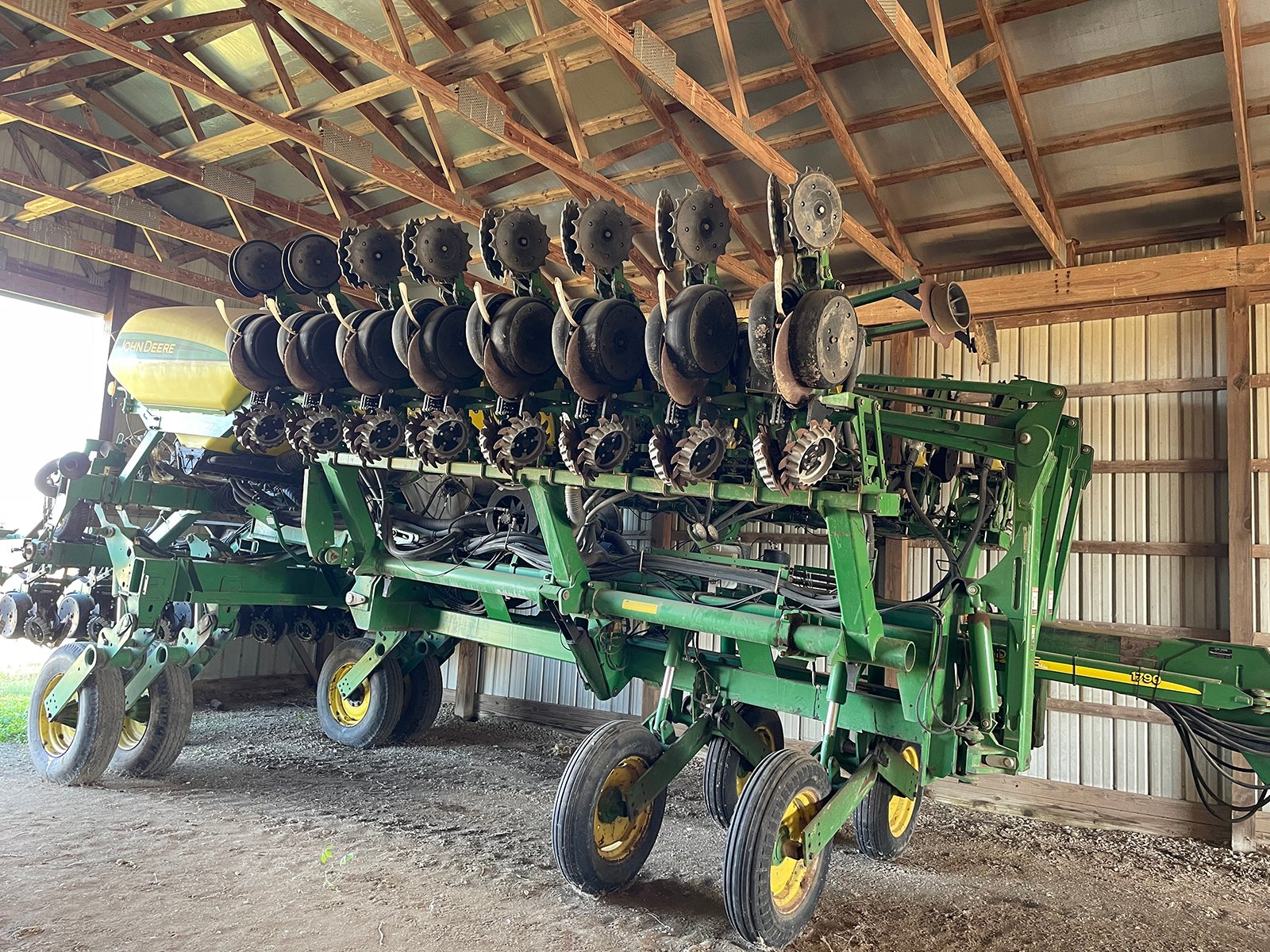 Property photo 11 - FARM & DAIRY EQUIPMENT AUCTION IN BRANCH COUNTY, MICHIGAN