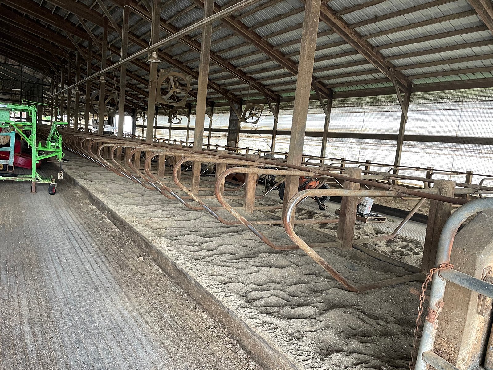 Property photo 33 - FARM & DAIRY EQUIPMENT AUCTION IN BRANCH COUNTY, MICHIGAN