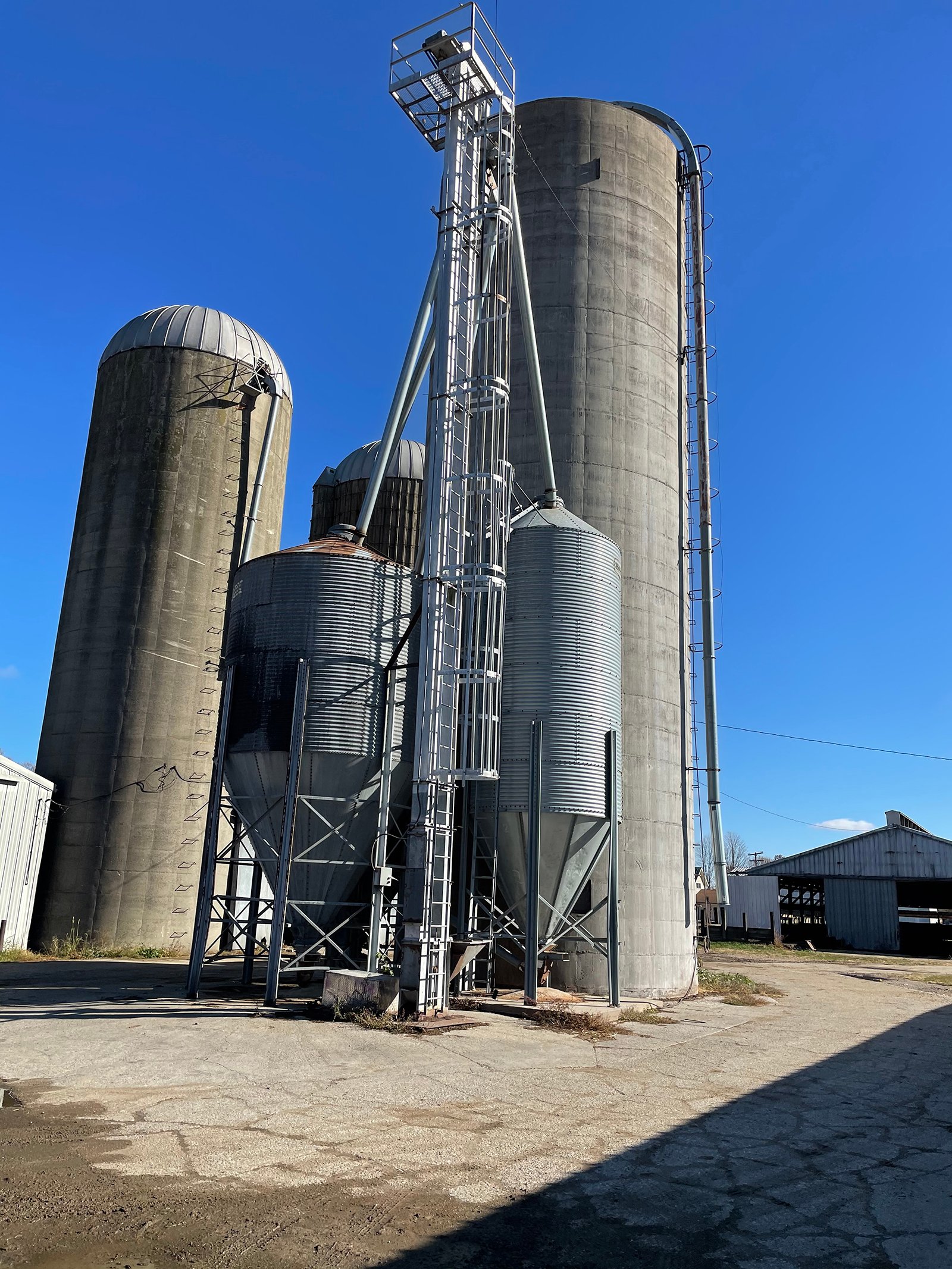 Property photo 106 - FARM & DAIRY EQUIPMENT AUCTION IN BRANCH COUNTY, MICHIGAN