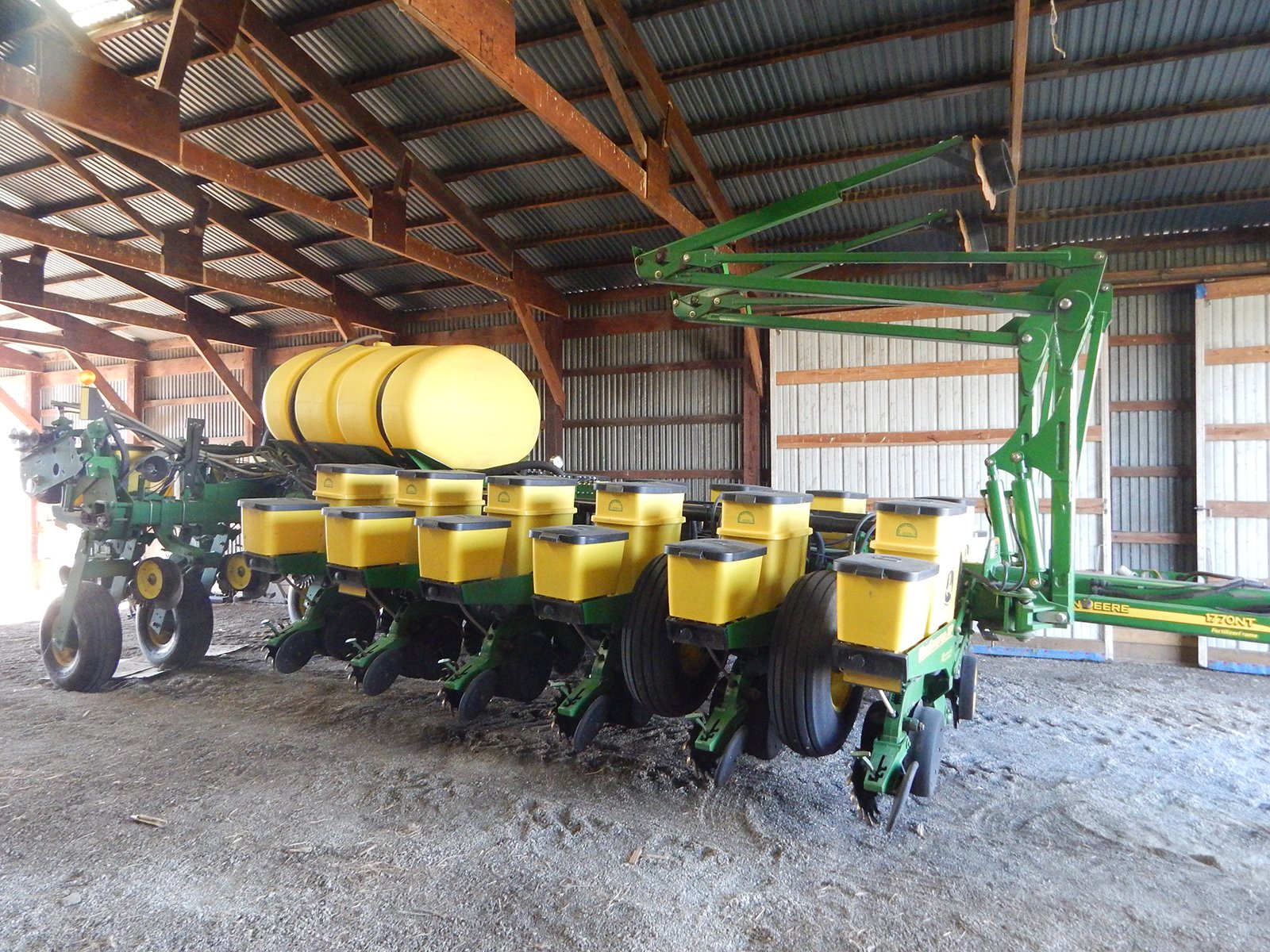 Property photo 18 - FARM EQUIPMENT AUCTION IN JASPER COUNTY, INDIANA