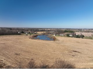 <li>56+/- Irrigated Acres
<li>(5) Tower Zimmatic Center Pivot
<li> 96+/- Tillable Acres
<li>Located off IN State Rd. 9 & E 200 S
<li>Less than Half a mile from the New Columbia City High School
<li>Study the Potential for a Beautiful Home Site overlooking the 3.5+/- Acre Pond - 109+/- ACRES IRRIGATED FARMLAND FOR SALE IN WHITLEY COUNTY, INDIANA