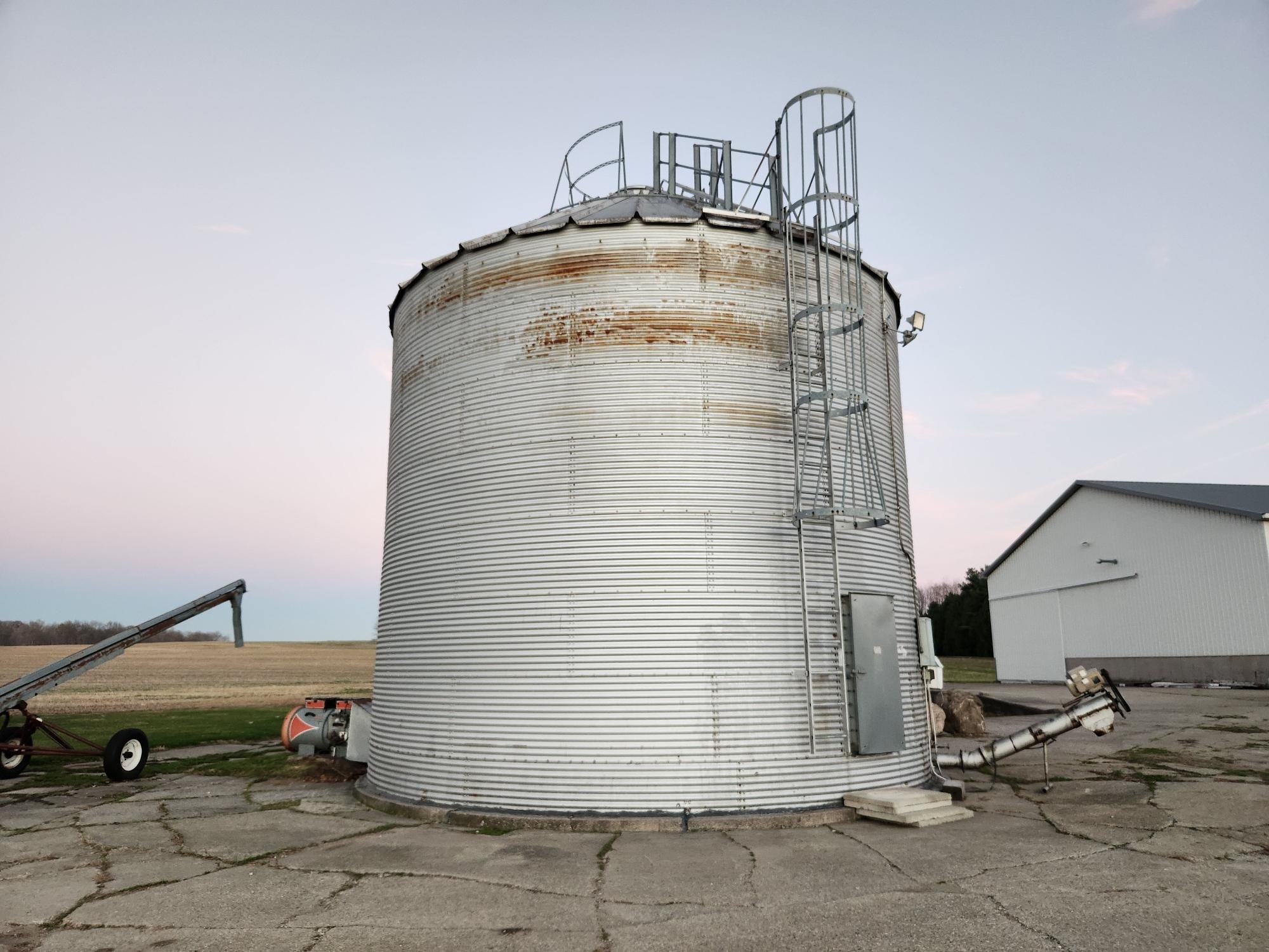 Property photo 21 - FARM EQUIPMENT AUCTION IN DEKALB COUNTY, INDIANA