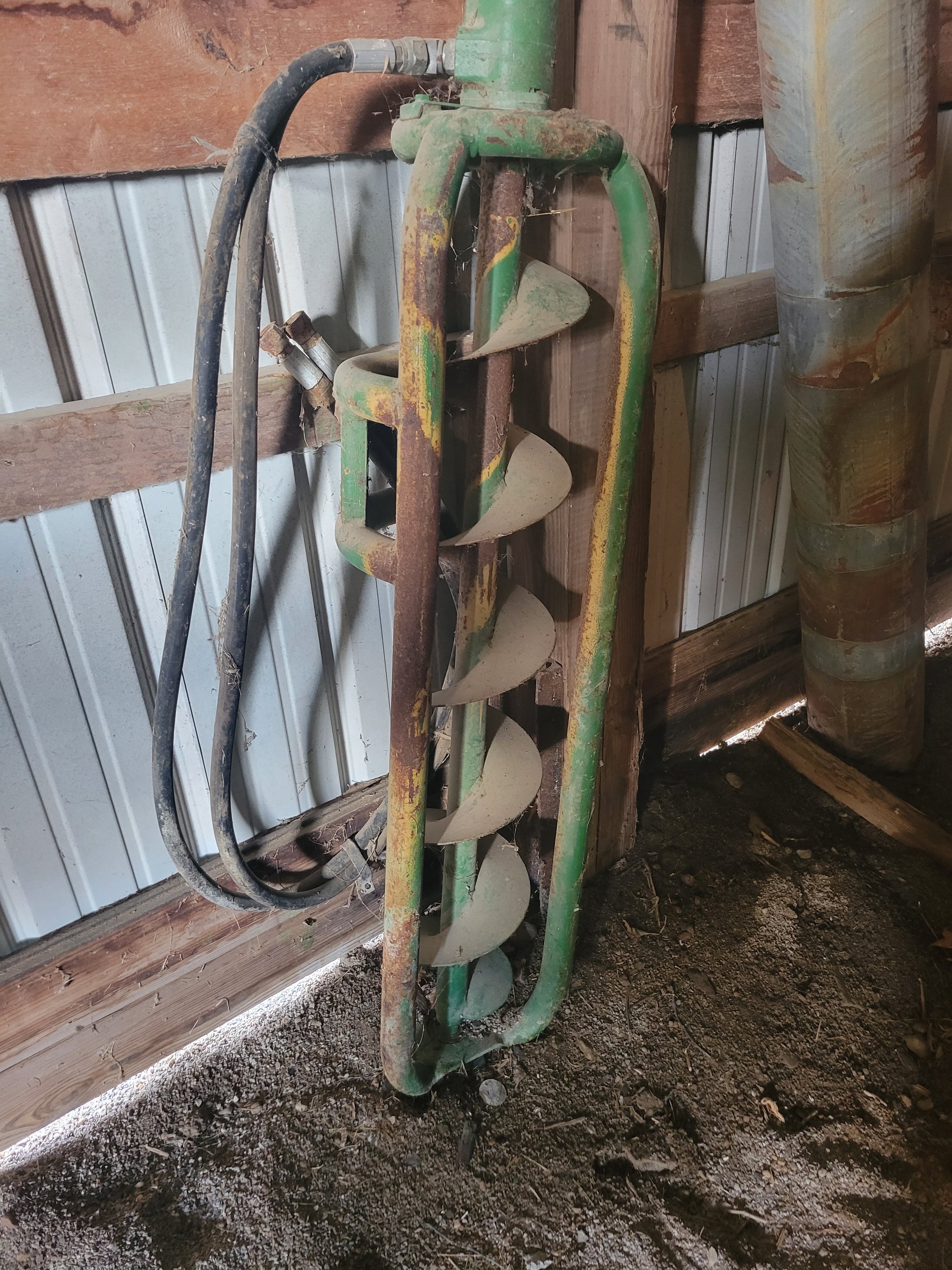 Property photo 109 - FARM EQUIPMENT AUCTION IN CUMBERLAND COUNTY, ILLINOIS