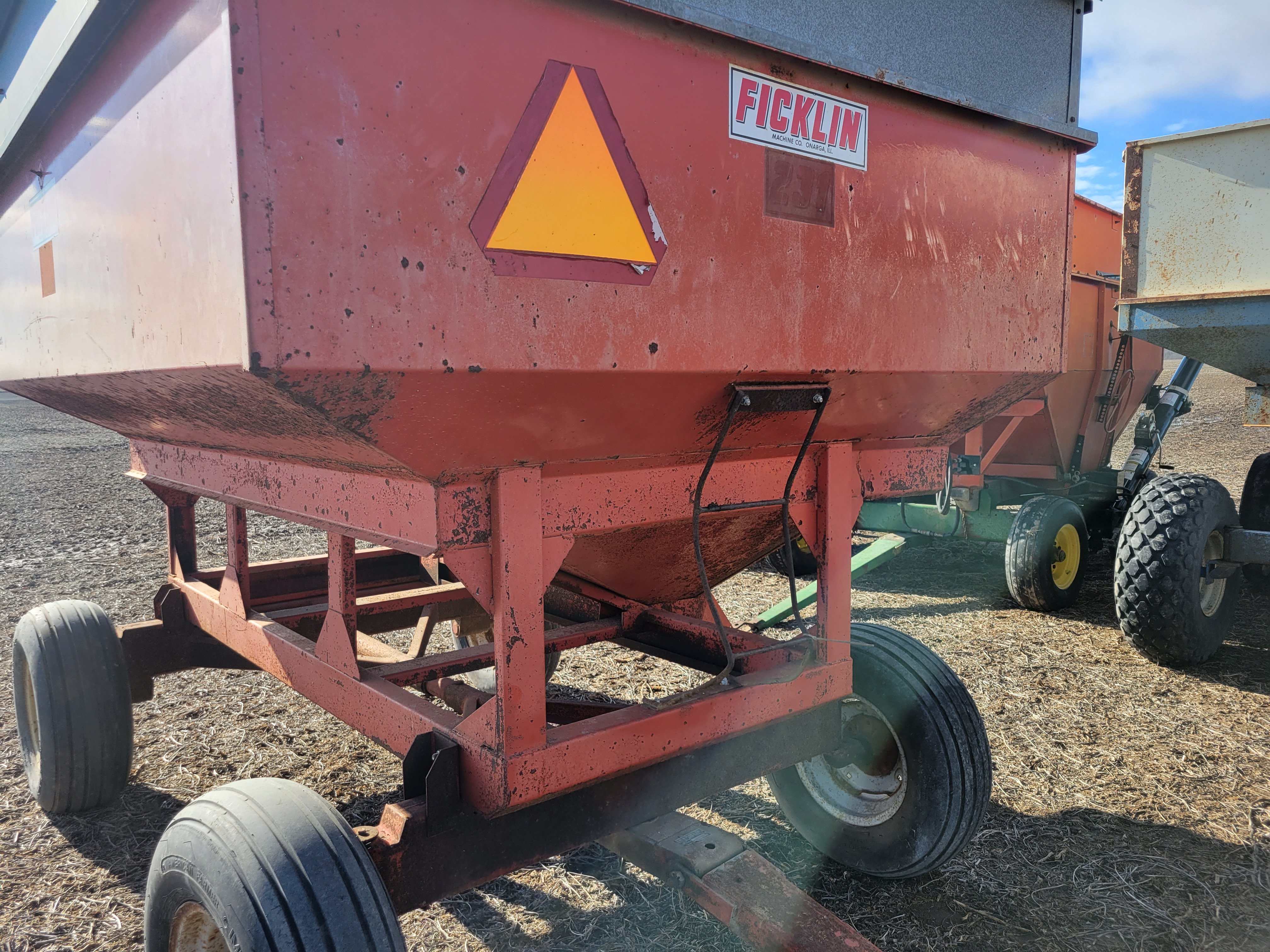 Property photo 152 - FARM EQUIPMENT AUCTION IN CUMBERLAND COUNTY, ILLINOIS