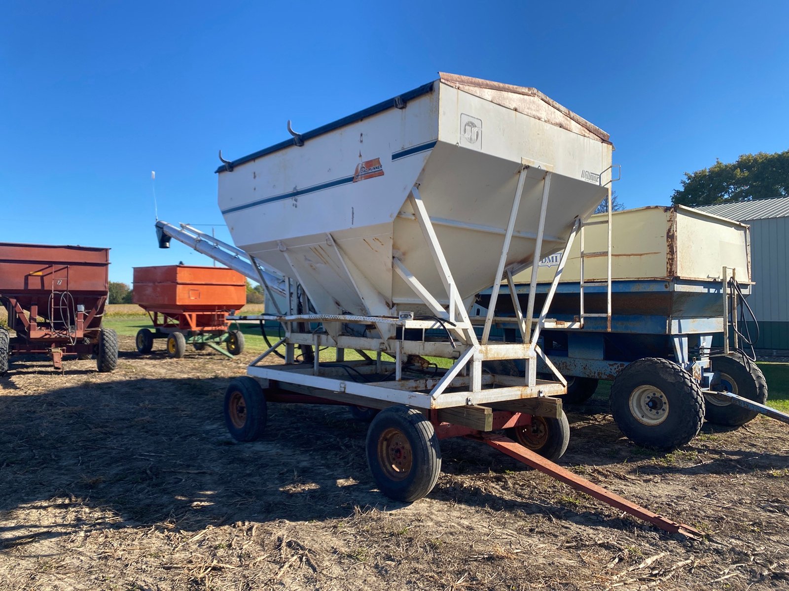Property photo 33 - FARM EQUIPMENT AUCTION IN CUMBERLAND COUNTY, ILLINOIS