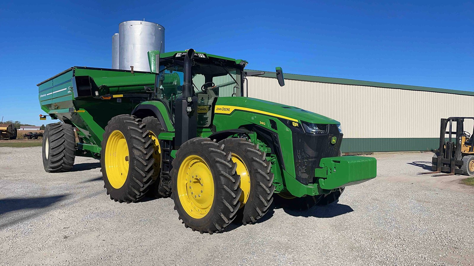 Property photo 14 - FARM EQUIPMENT AUCTION IN CUMBERLAND COUNTY, ILLINOIS