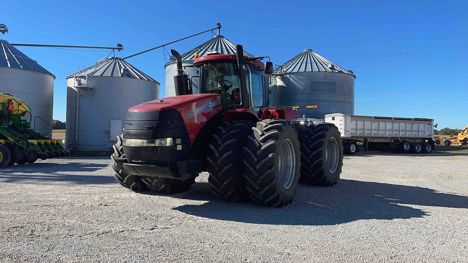 Property photo 25 - FARM EQUIPMENT AUCTION IN CUMBERLAND COUNTY, ILLINOIS