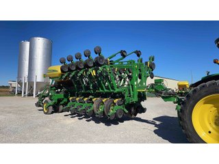 Property photo 43 - FARM EQUIPMENT AUCTION IN CUMBERLAND COUNTY, ILLINOIS