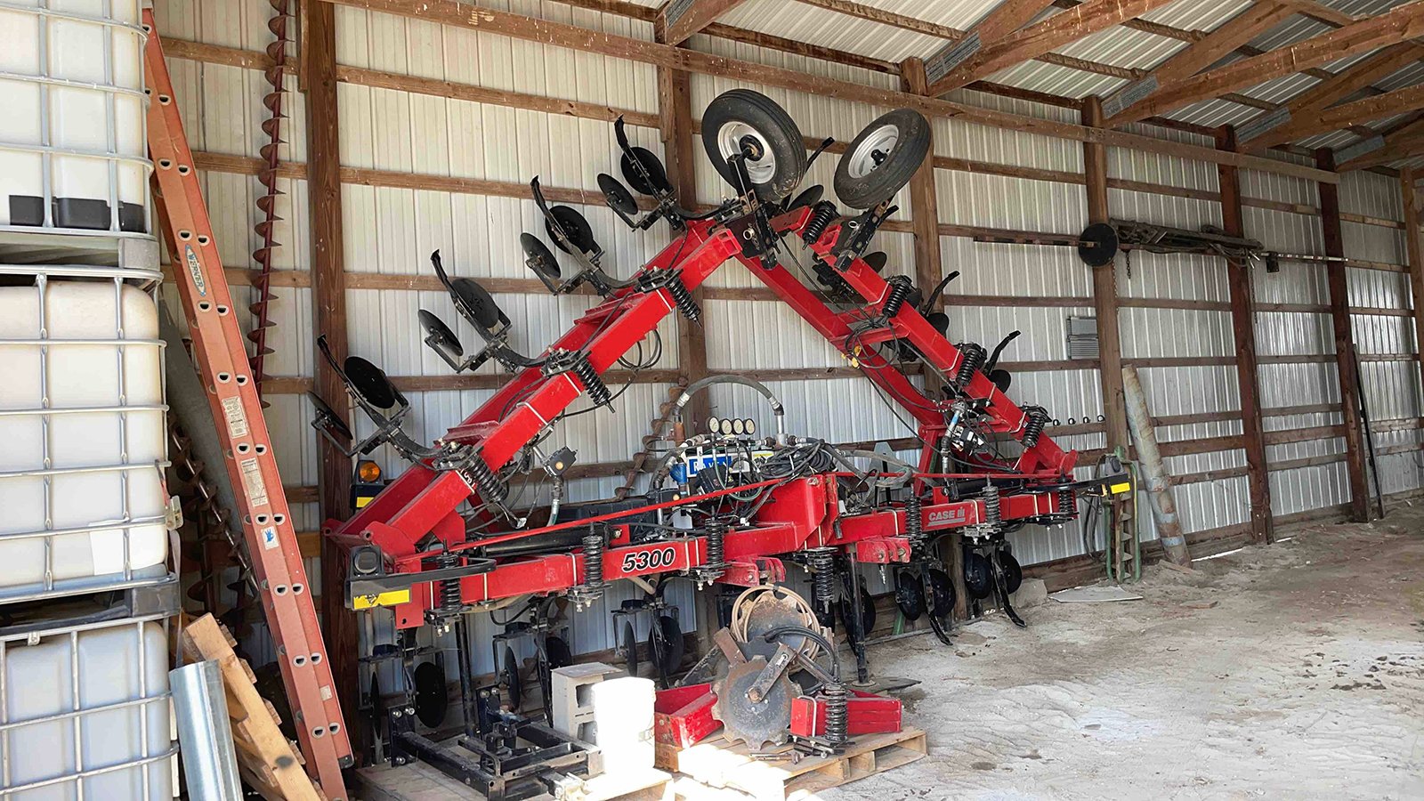 Property photo 39 - FARM EQUIPMENT AUCTION IN CUMBERLAND COUNTY, ILLINOIS