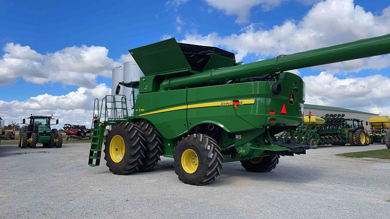 Property photo 4 - FARM EQUIPMENT AUCTION IN CUMBERLAND COUNTY, ILLINOIS