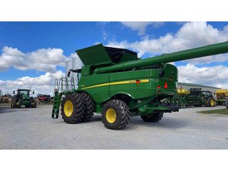 Property photo 4 - FARM EQUIPMENT AUCTION IN CUMBERLAND COUNTY, ILLINOIS