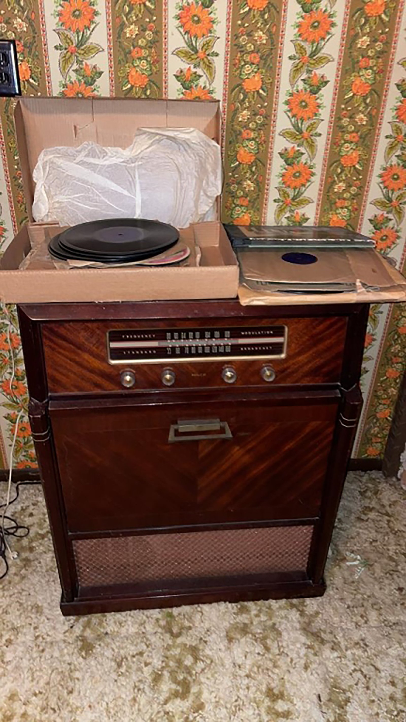 Property photo 324 - TIMED ONLINE ONLY PERSONAL PROPERTY AUCTION IN ALLEN COUNTY, INDIANA
