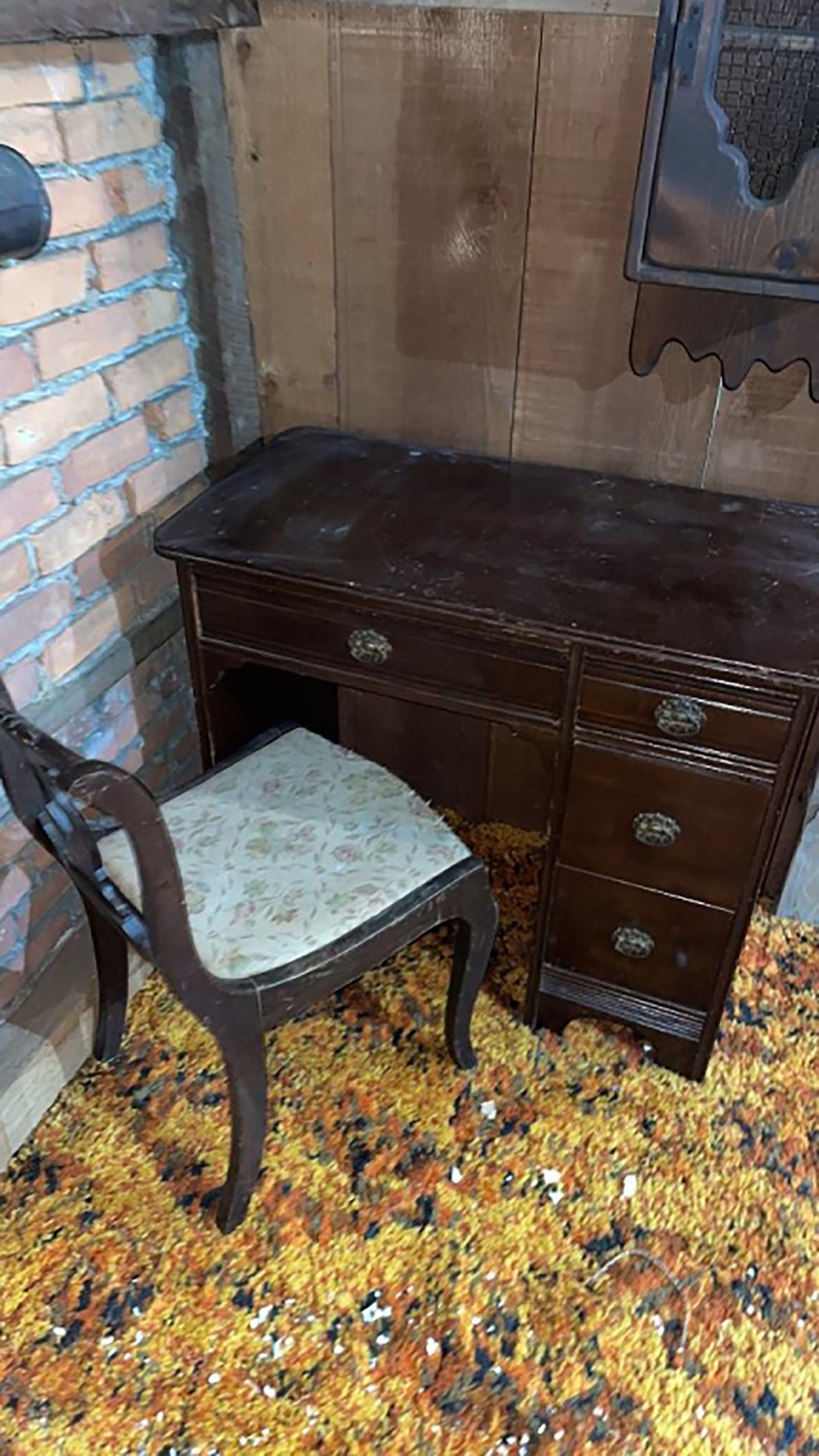 Property photo 467 - TIMED ONLINE ONLY PERSONAL PROPERTY AUCTION IN ALLEN COUNTY, INDIANA