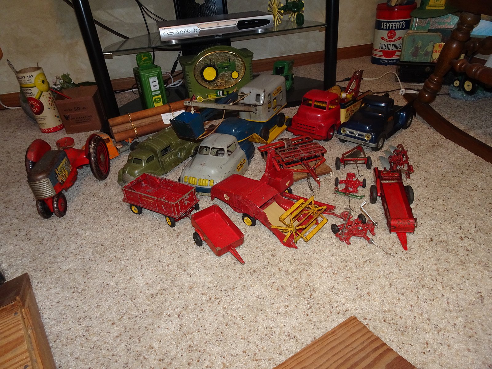 Property photo 8 - FARM EQUIPMENT AND TOYS AUCTION IN WELLS COUNTY, INDIANA