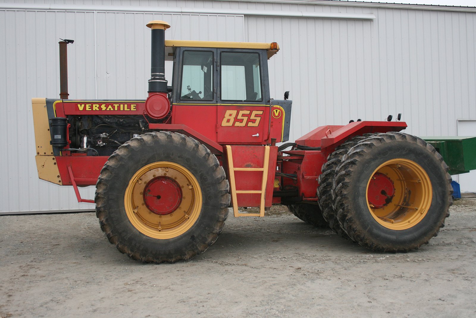 Property photo 1 - FARM EQUIPMENT AUCTION IN HOWARD COUNTY, INDIANA