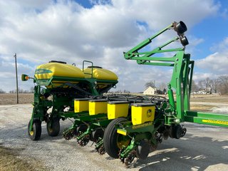 Property photo 8 - FARM EQUIPMENT AUCTION IN MADISON COUNTY, INDIANA