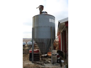 Property photo 36 - FARM EQUIPMENT AUCTION IN MADISON COUNTY, INDIANA