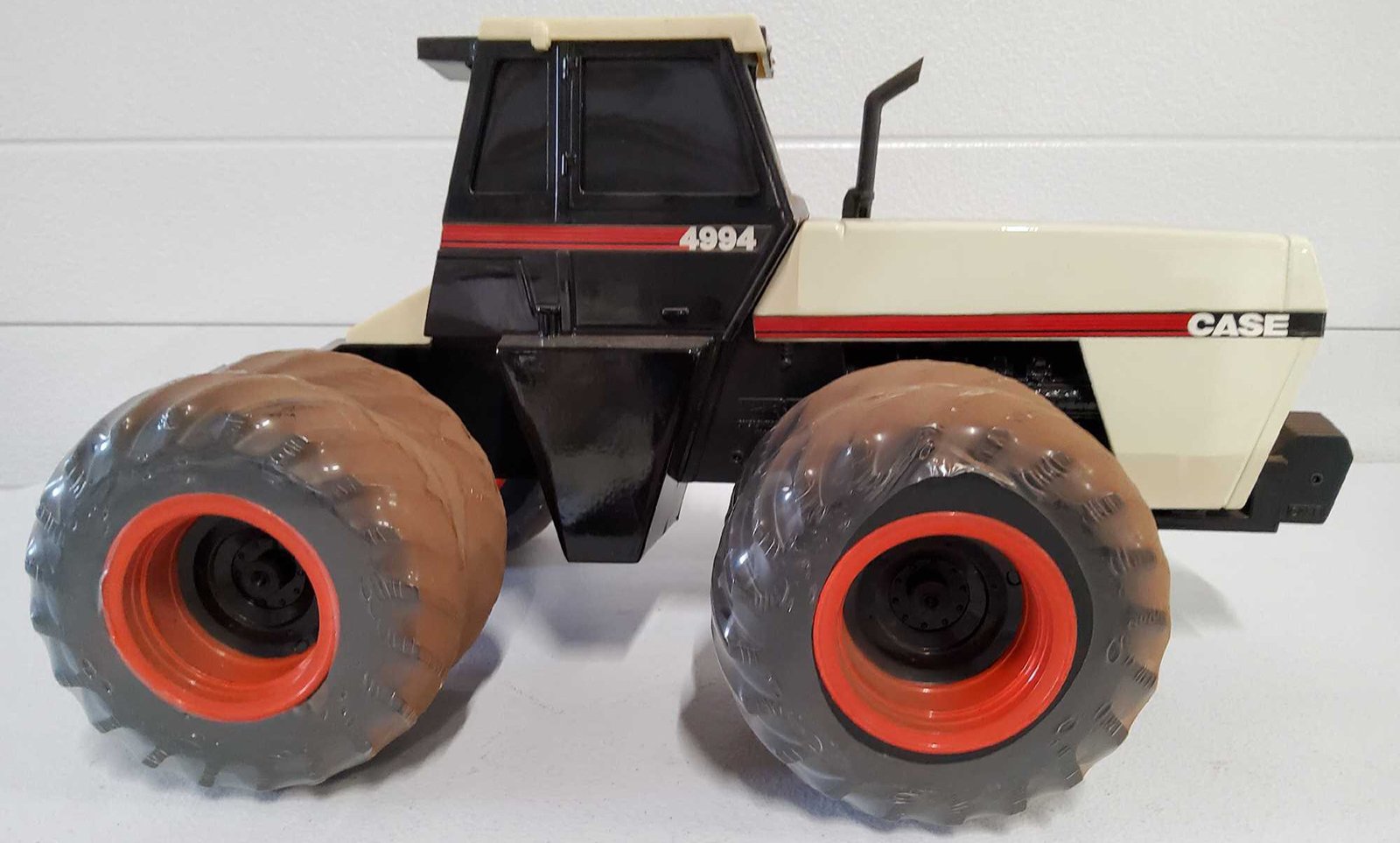 Property photo 8 - TIMED ONLINE ONLY PERSONAL PROPERTY AUCTION IN WHITLEY COUNTY, INDIANA