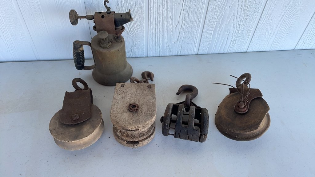 Property photo 329 - TIMED ONLINE ONLY PERSONAL PROPERTY AUCTION IN ALLEN COUNTY, INDIANA