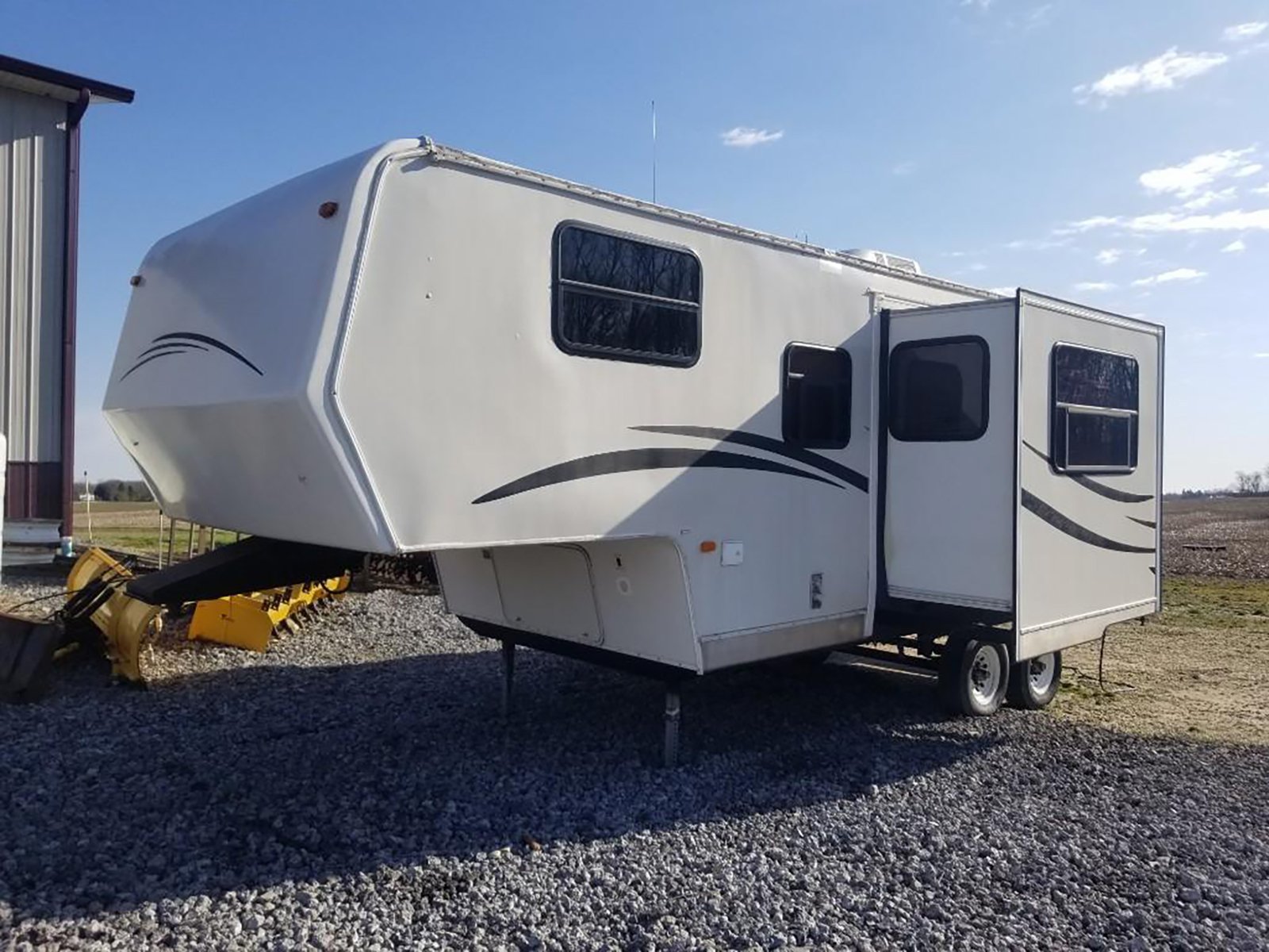 Property photo 10 - TIMED ONLINE RECREATIONAL EQUIPMENT AUCTION