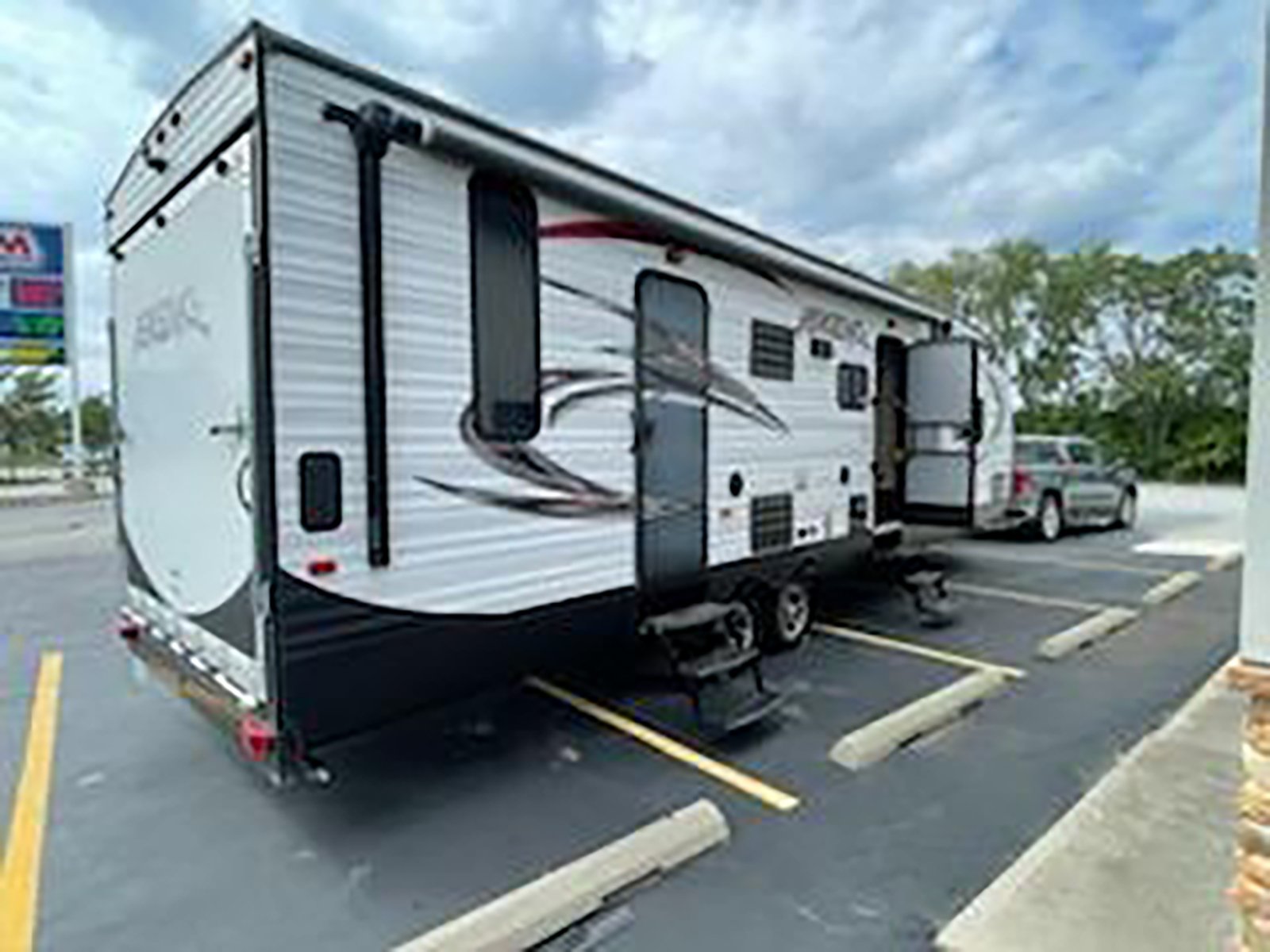 Property photo 14 - TIMED ONLINE RECREATIONAL EQUIPMENT AUCTION