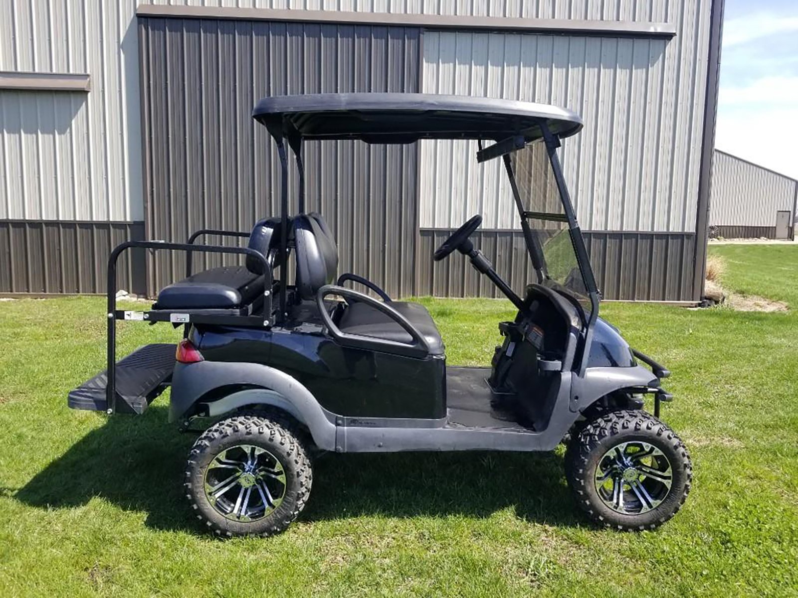 Property photo 33 - TIMED ONLINE RECREATIONAL EQUIPMENT AUCTION