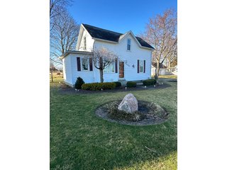 Property photo 3 - REAL ESTATE AUCTION IMMACULATE 3 BEDROOM HOME W/ LARGE GARAGE ON NEARLY 1 ACRE LOT IN ALLEN COUNTY, INDIANA